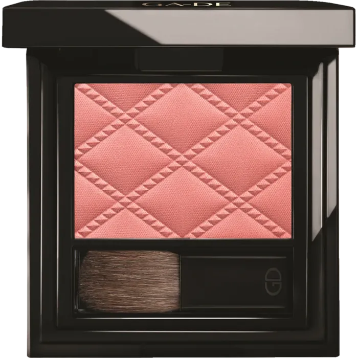 G A - D E <br> IDYLLIC סומק במרקם סאטן 45